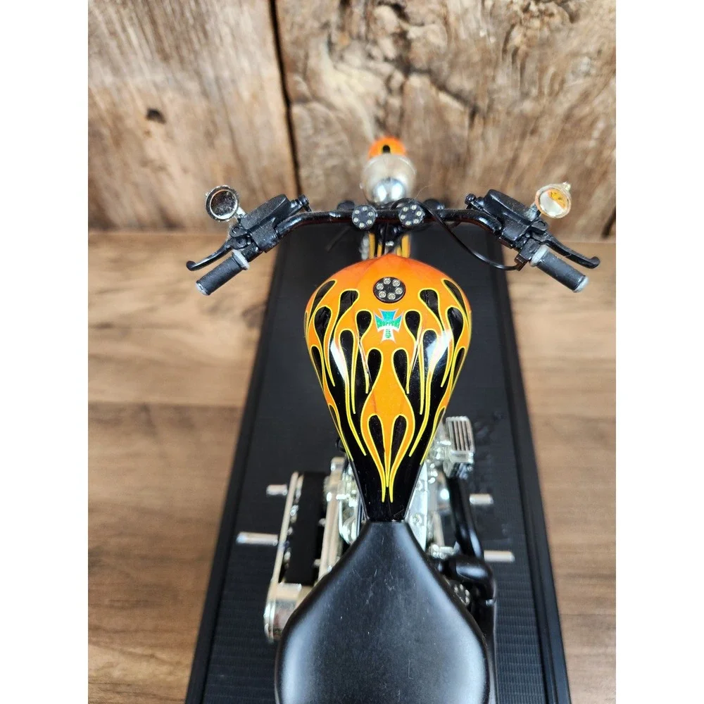 Muscle Machines West Coast Choppers Diecast Motorcycle Black Orange Flames 1:18